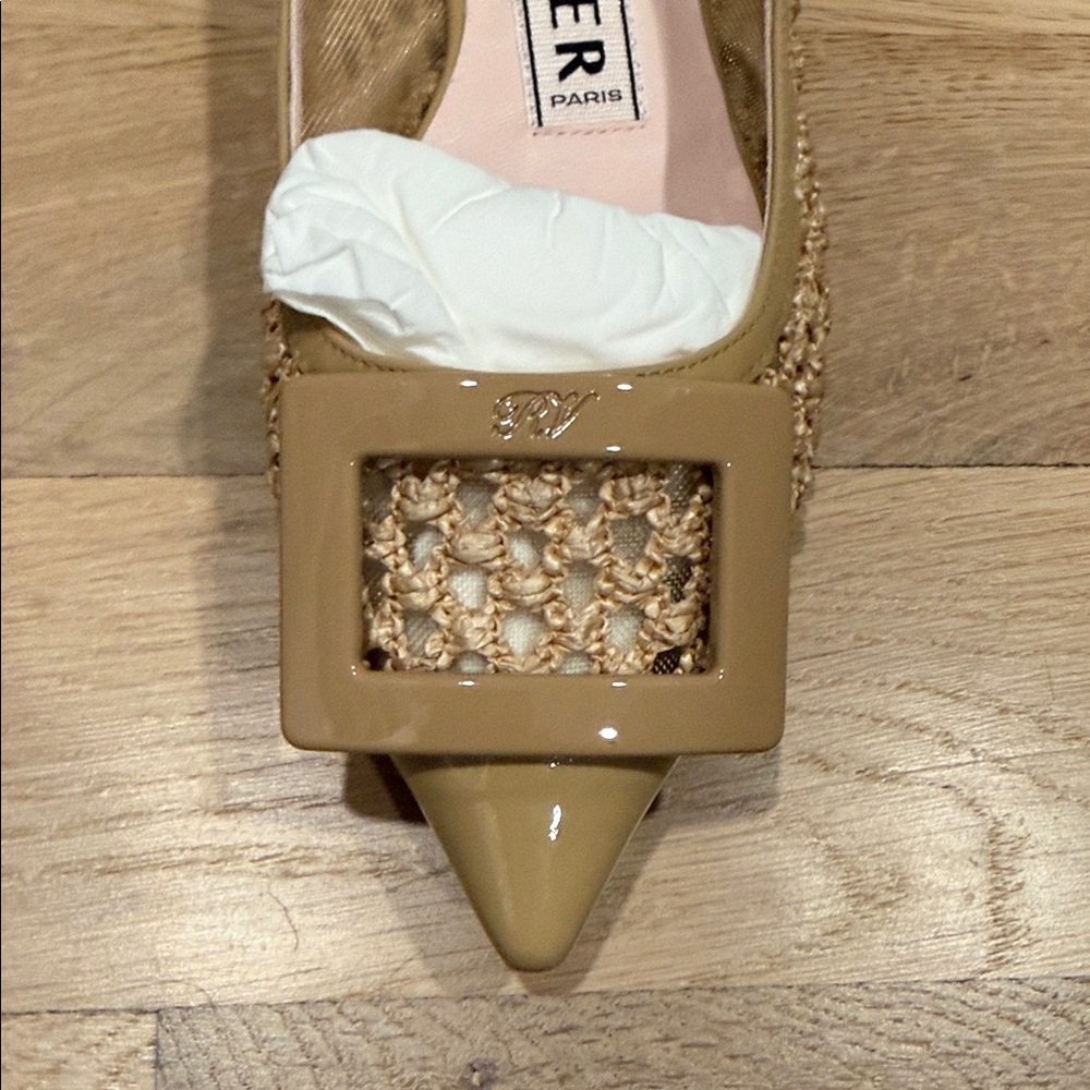 Roger Vivier Red Shoe Box with White Logo - Picture 6 of 8